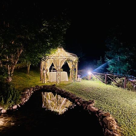 Borgo Casale Guest House Albareto  Bagian luar foto