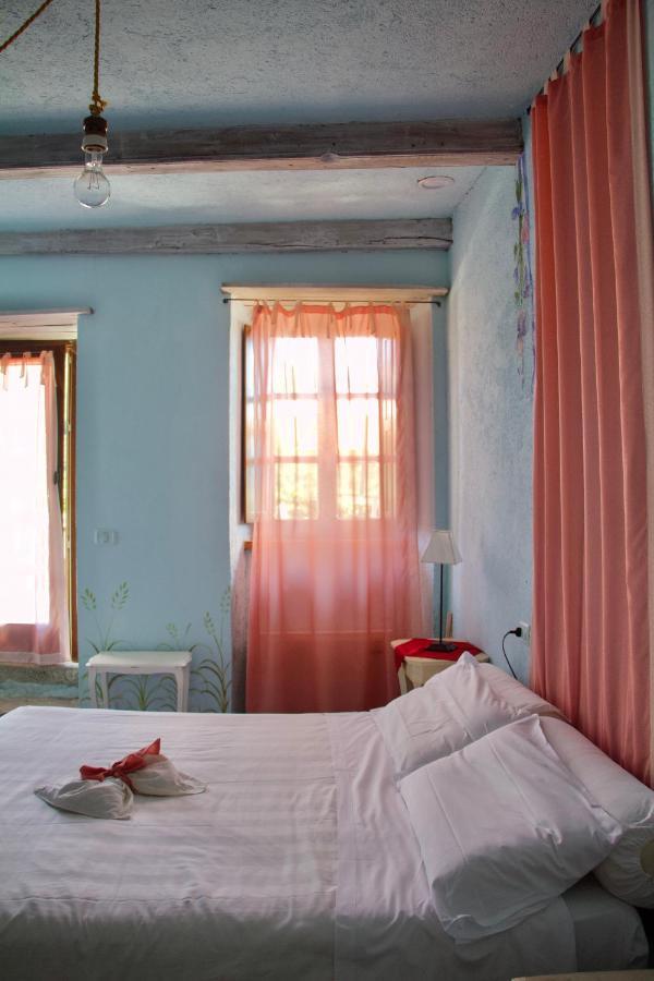 Borgo Casale Guest House Albareto  Bagian luar foto