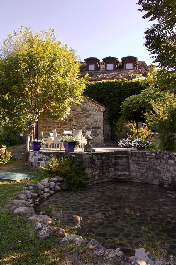 Borgo Casale Guest House Albareto  Bagian luar foto