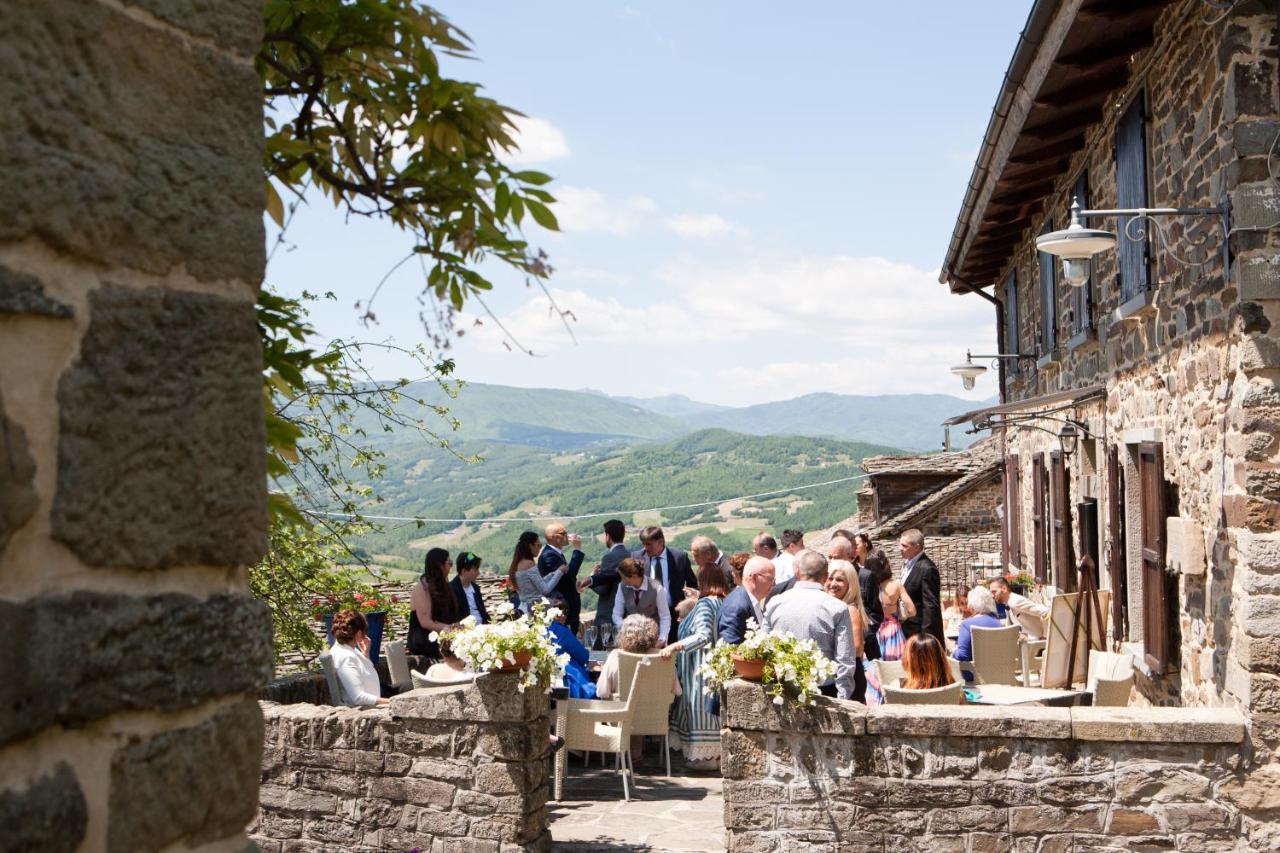 Borgo Casale Guest House Albareto  Bagian luar foto