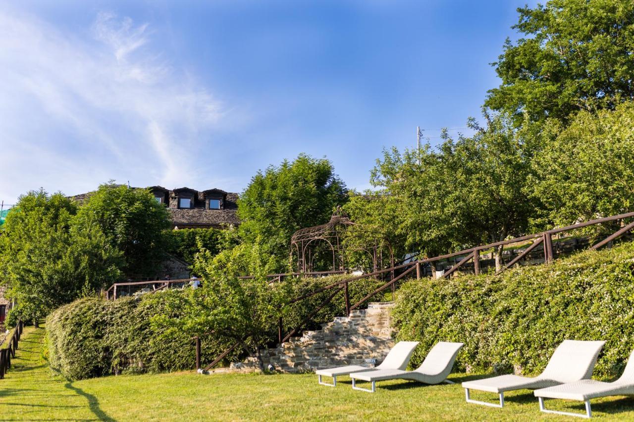 Borgo Casale Guest House Albareto  Bagian luar foto