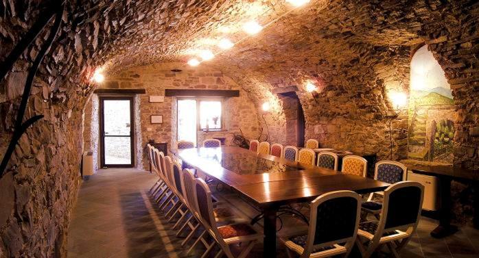 Borgo Casale Guest House Albareto  Bagian luar foto