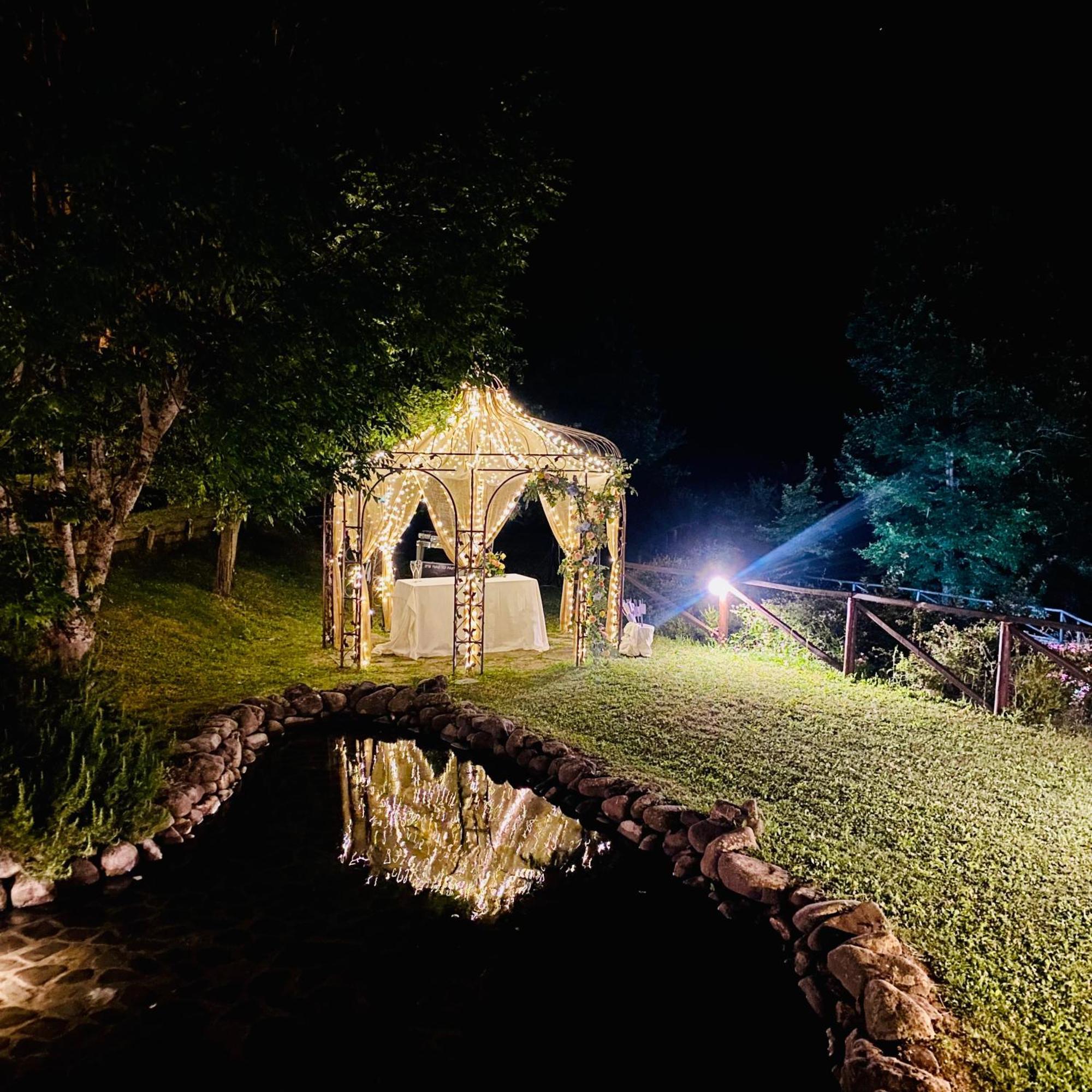 Borgo Casale Guest House Albareto  Bagian luar foto