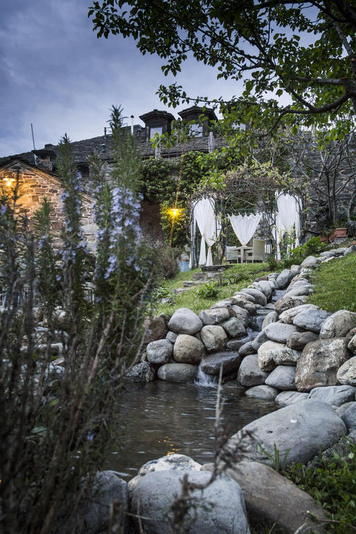 Borgo Casale Guest House Albareto  Bagian luar foto