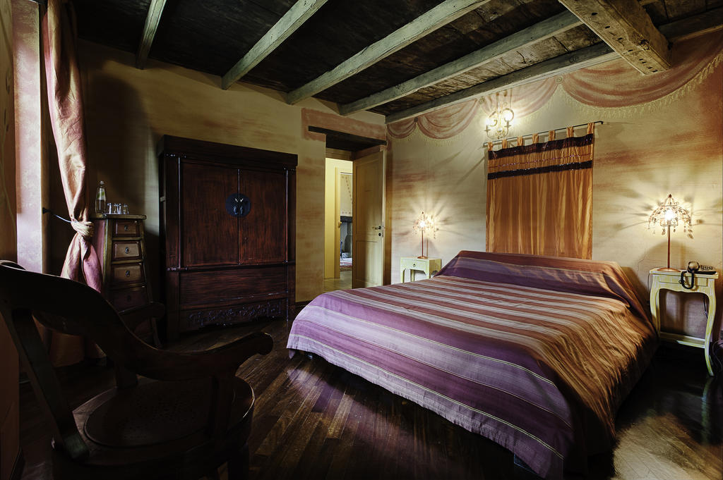 Borgo Casale Guest House Albareto  Ruang foto