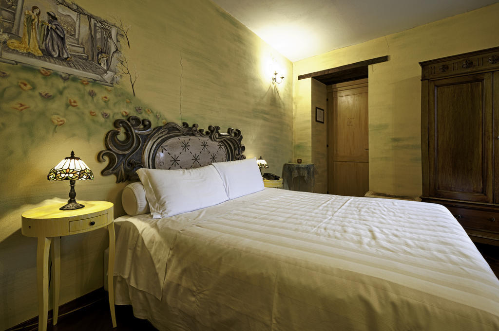 Borgo Casale Guest House Albareto  Ruang foto